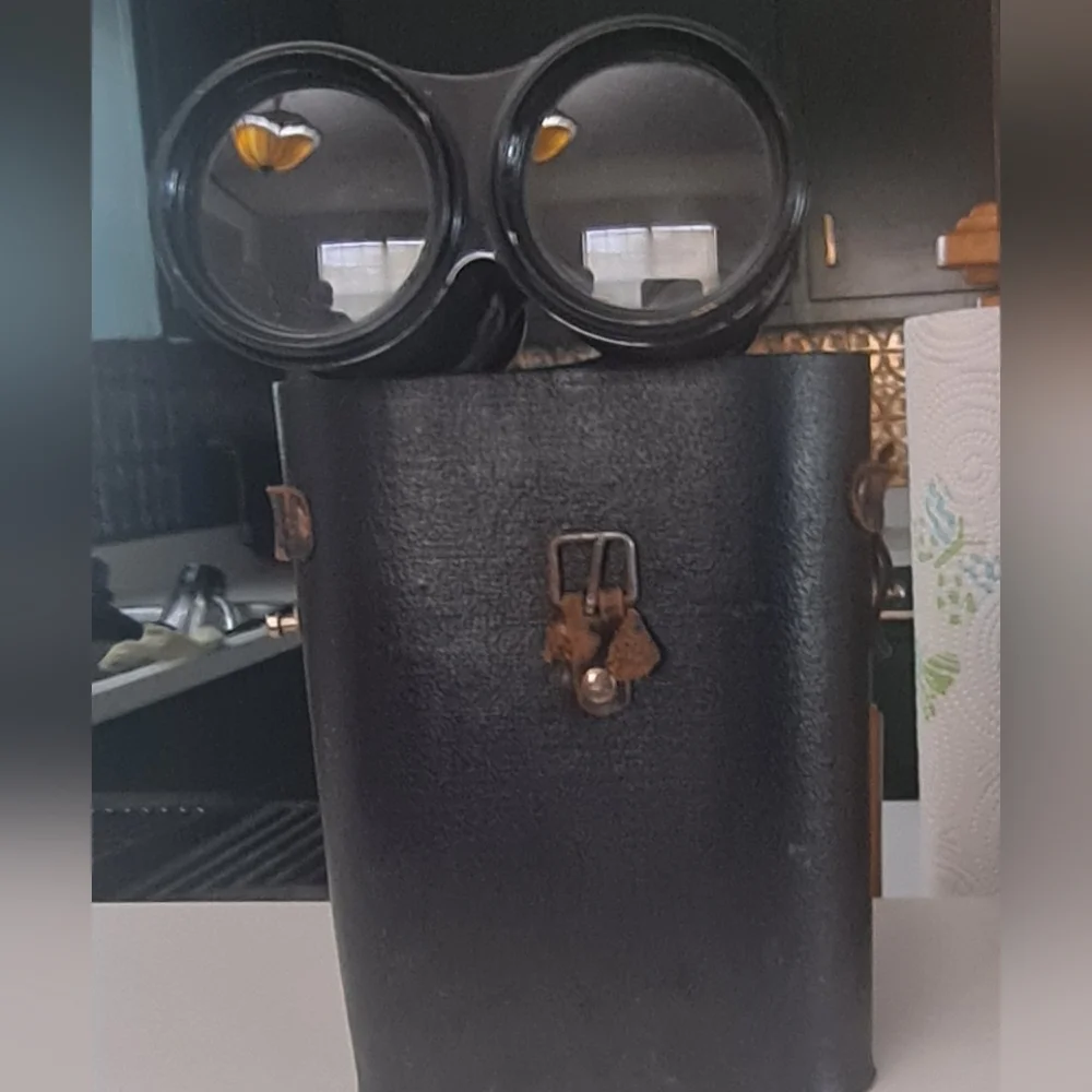 ⚜️Vintage Binocular Chevalier Paris